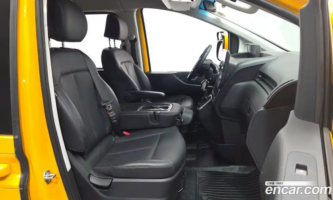 Hyundai Staria 2024 3.5 автомат (гидро), фото 16