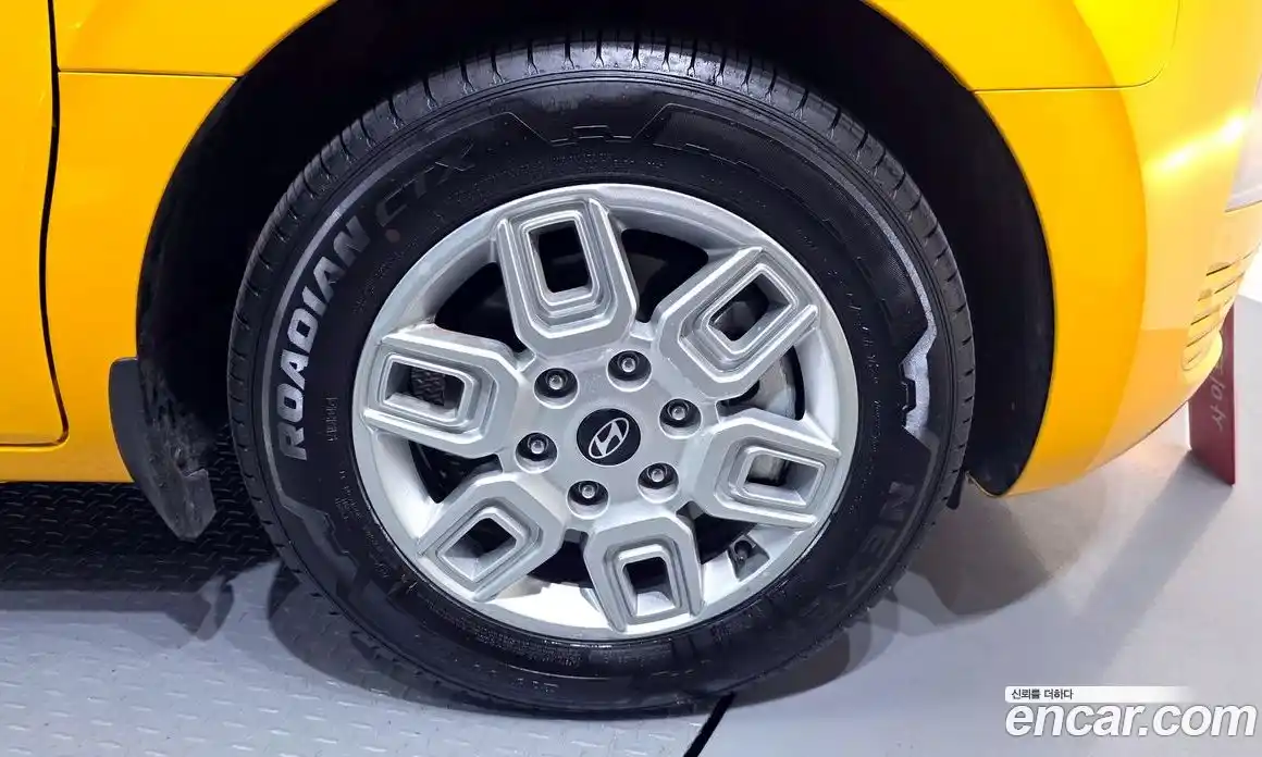 Hyundai Staria 2024 3.5 автомат (гидро), фото 7