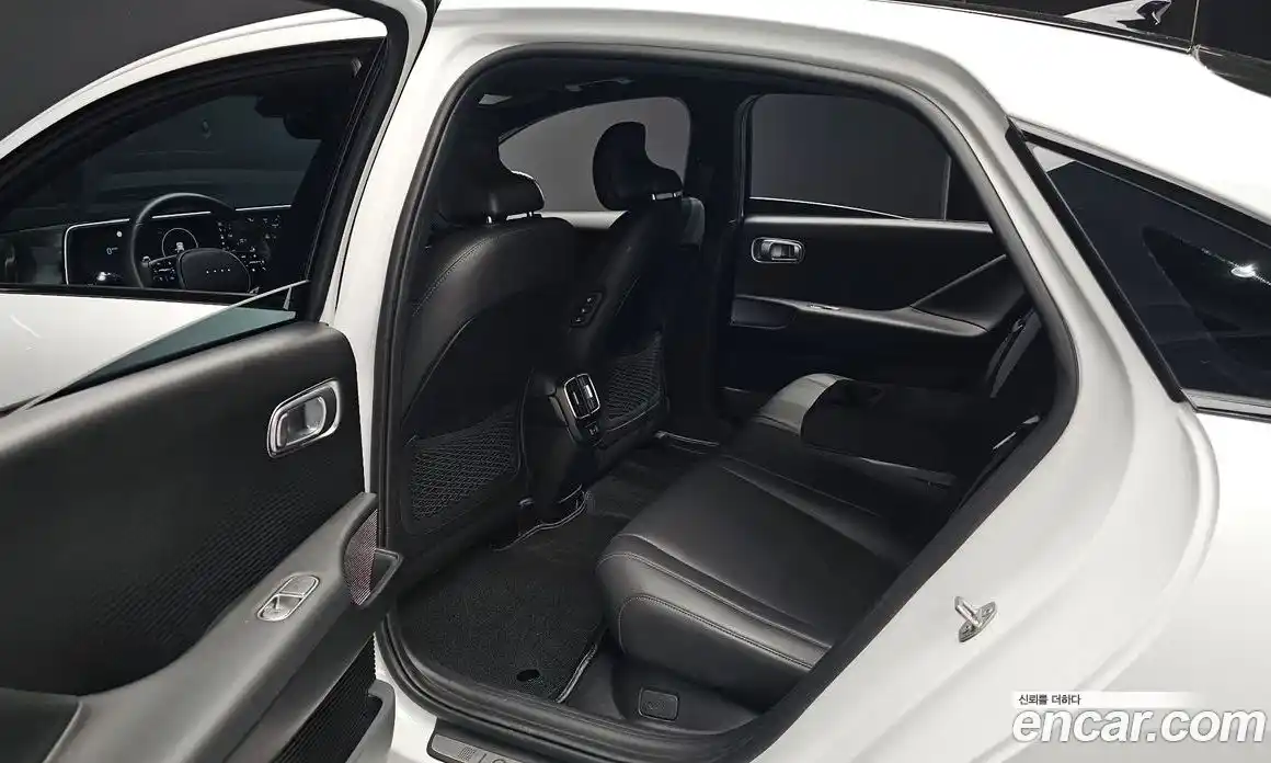 Hyundai Ioniq 6 2023 0.1 автомат (гидро), фото 18