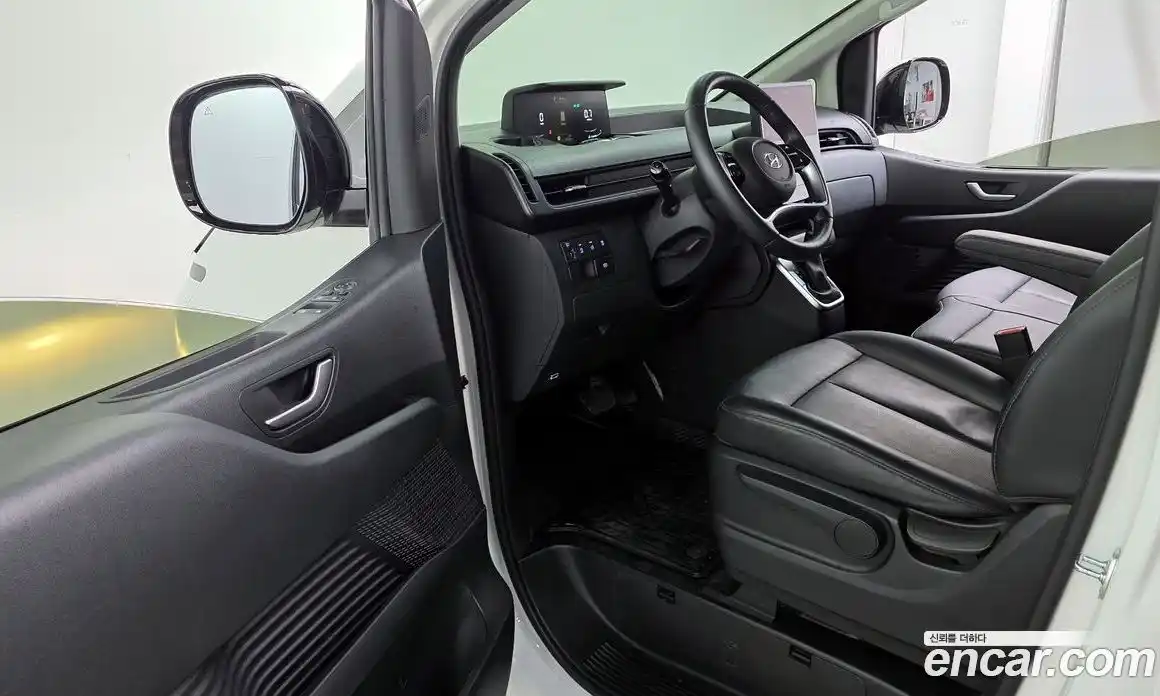 Hyundai Staria 2024 2.2 автомат (гидро), фото 13