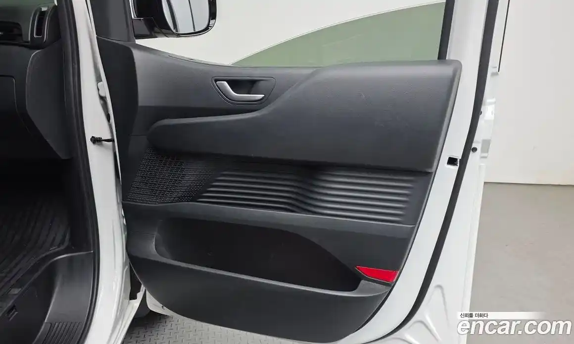 Hyundai Staria 2024 2.2 автомат (гидро), фото 14