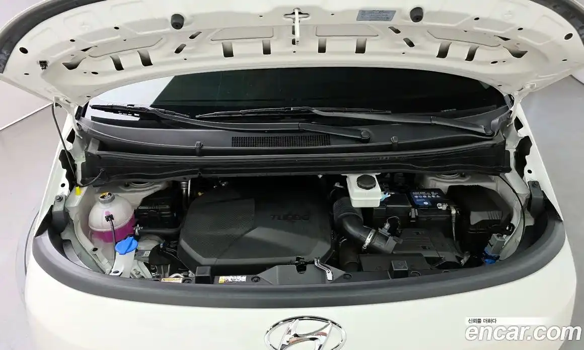 Hyundai Staria 2024 2.2 автомат (гидро), фото 6