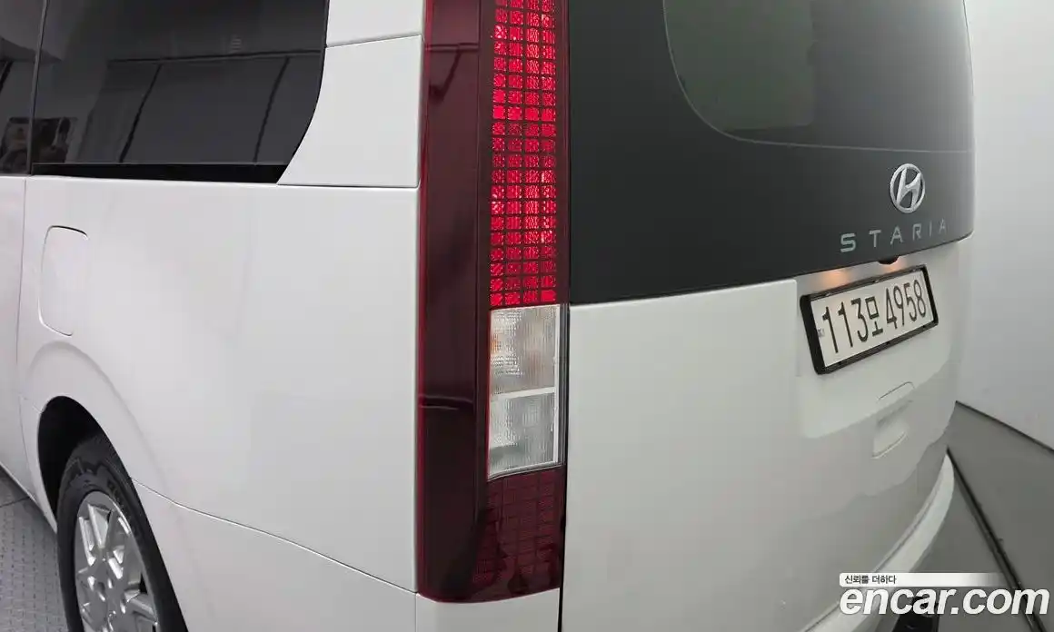 Hyundai Staria 2024 2.2 автомат (гидро), фото 9