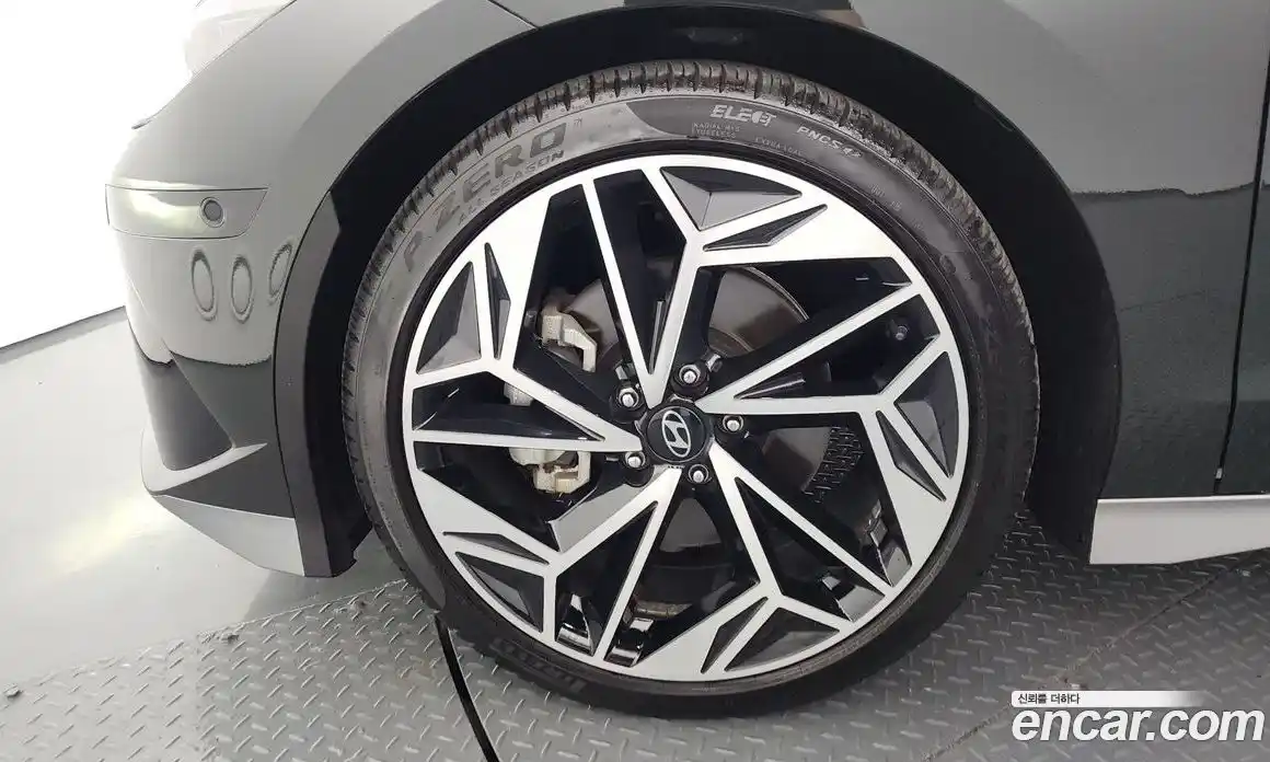 Hyundai Ioniq 6 2022 0.1 автомат (гидро), фото 5