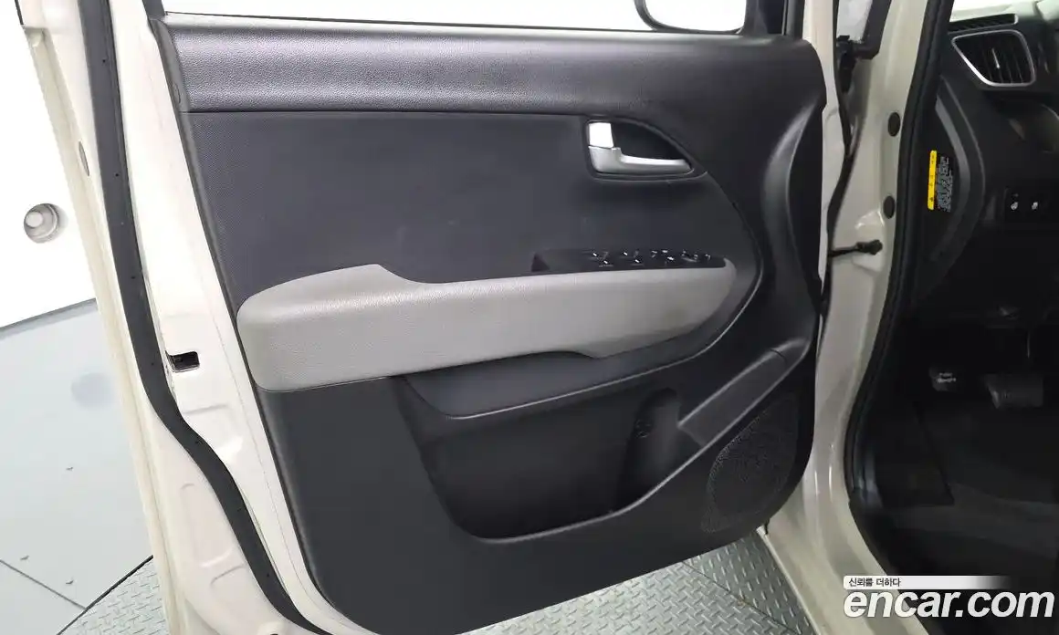 Kia Ray 2019 1.0 автомат (гидро), фото 14