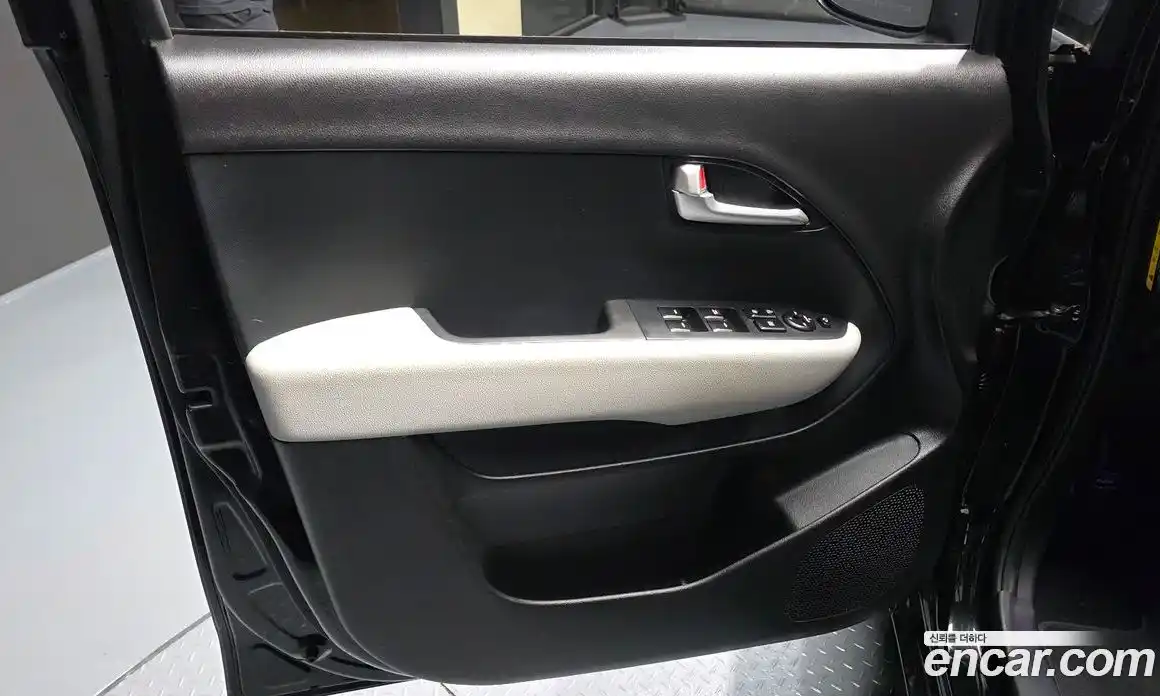 Kia Ray 2022 1.0 автомат (гидро), фото 14
