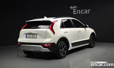 Kia Niro 2022 1.6 автомат (гидро), миниатюра 2