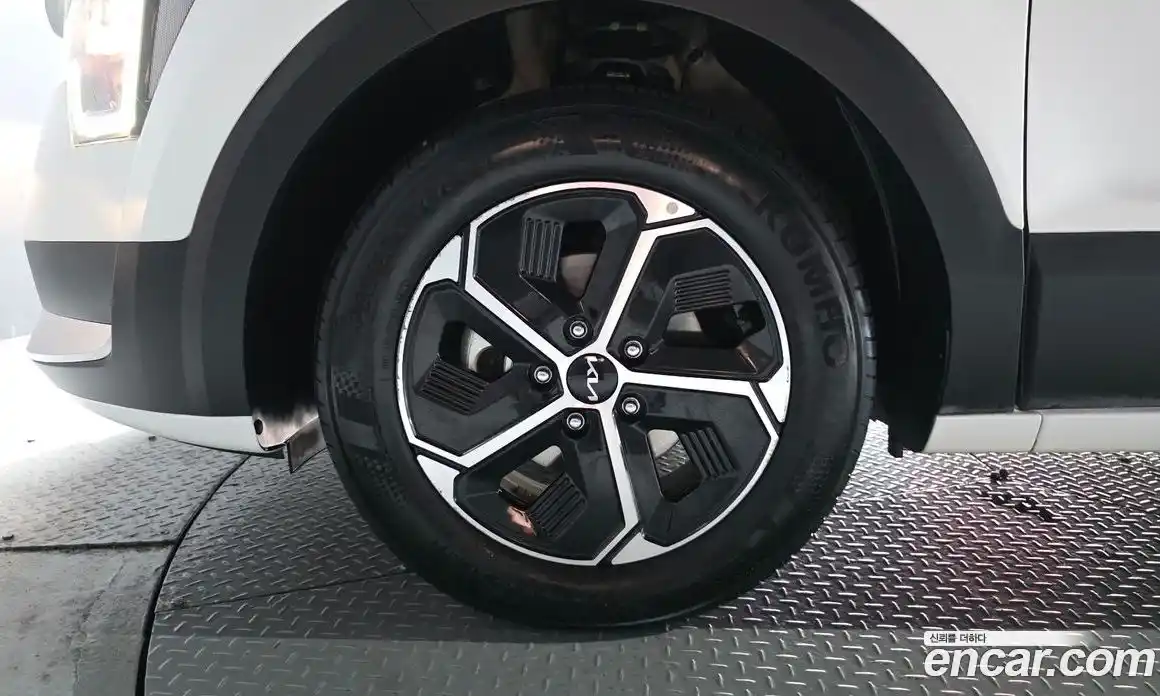 Kia Niro 2022 1.6 автомат (гидро), фото 5