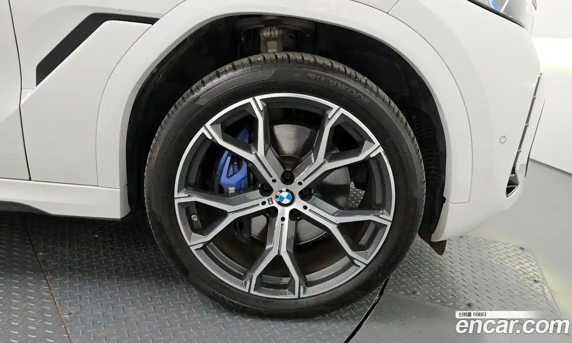 BMW X6 2024 3.0 автомат (гидро), фото 5