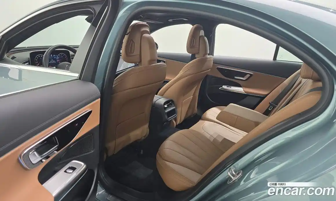Mercedes-Benz E-Class 2025 2.0 гидро, фото 12