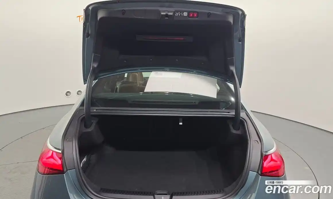Mercedes-Benz E-Class 2025 2.0 гидро, фото 18