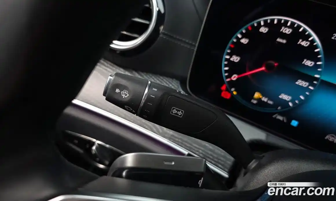 Mercedes-Benz E-Class 2022 2.0 гидро, фото 29