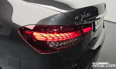 Mercedes-Benz E-Class 2022 2.0 гидро, миниатюра 9