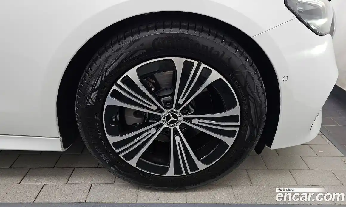Mercedes-Benz E-Class 2024 2.0 гидро, фото 7