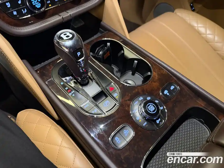 Bentley Bentayga 2018 6.0 гидро, фото 15