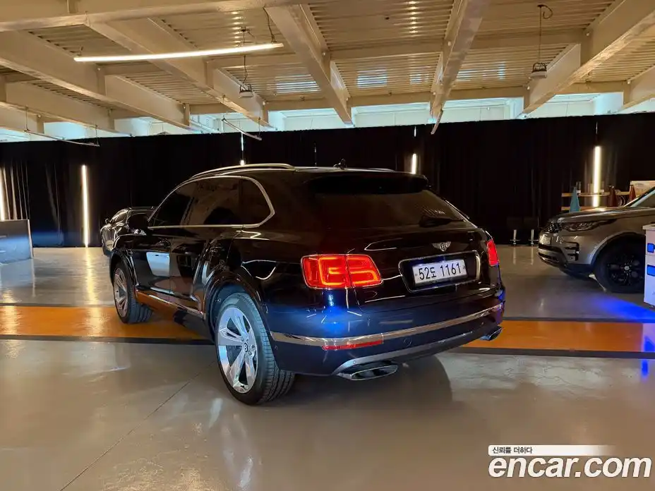 Bentley Bentayga 2018 6.0 гидро, фото 3