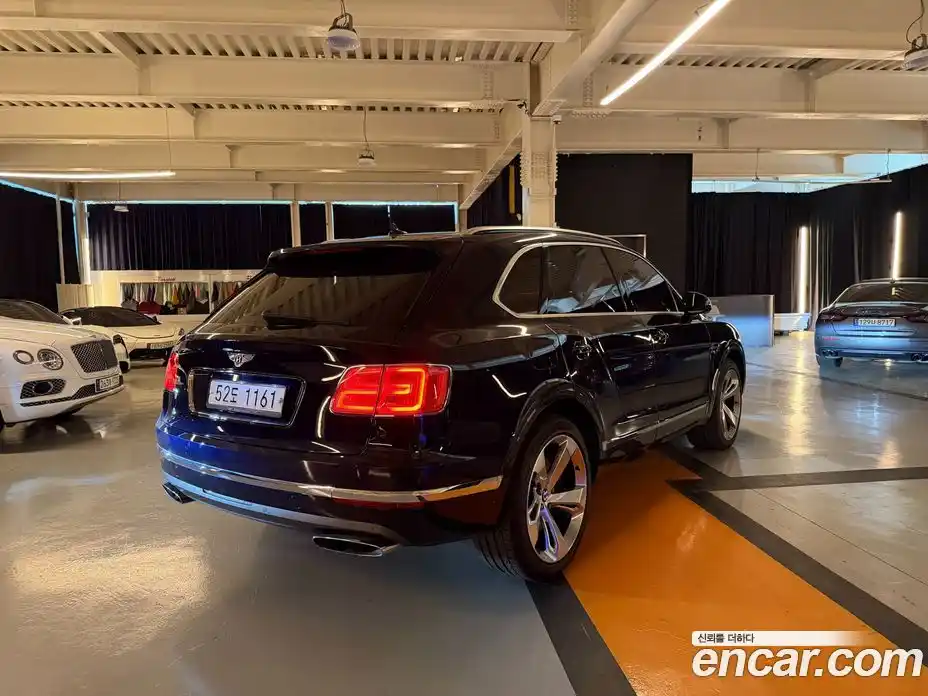 Bentley Bentayga 2018 6.0 гидро, фото 4