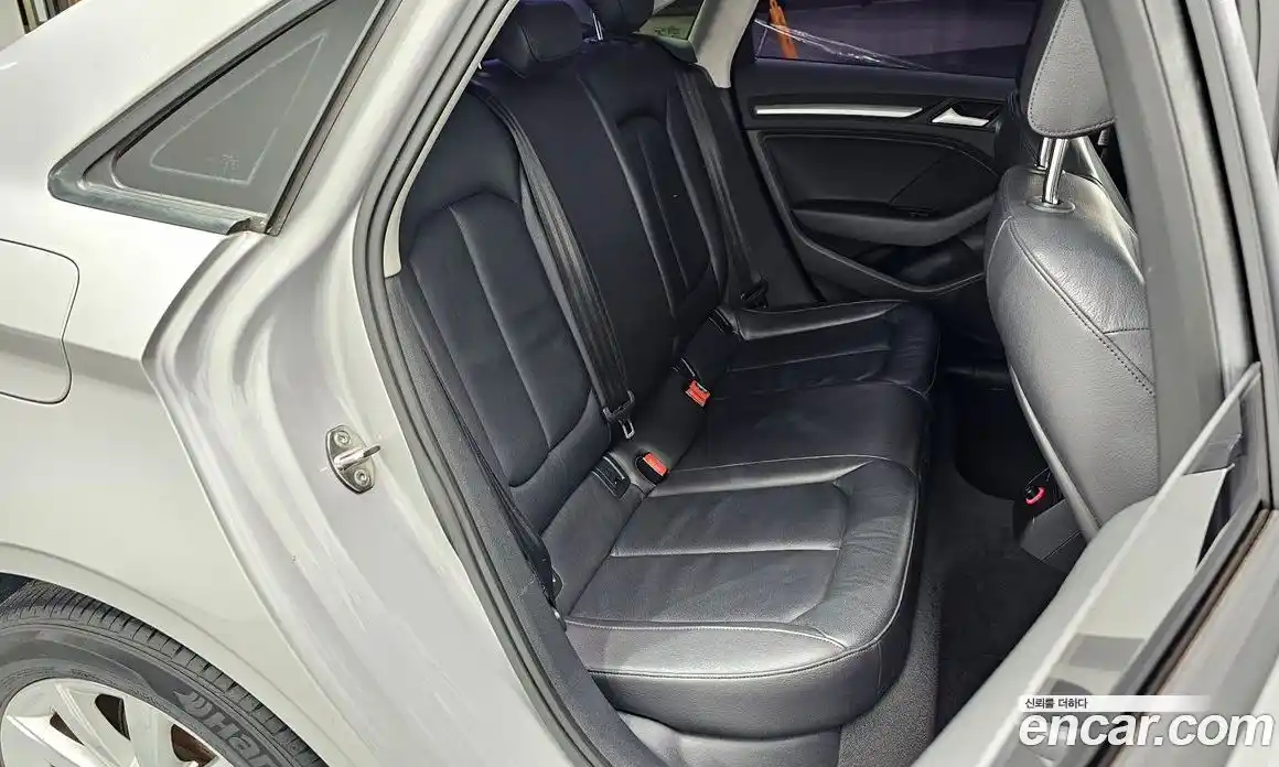 Audi A3 2015 1.6 автомат (гидро), фото 11