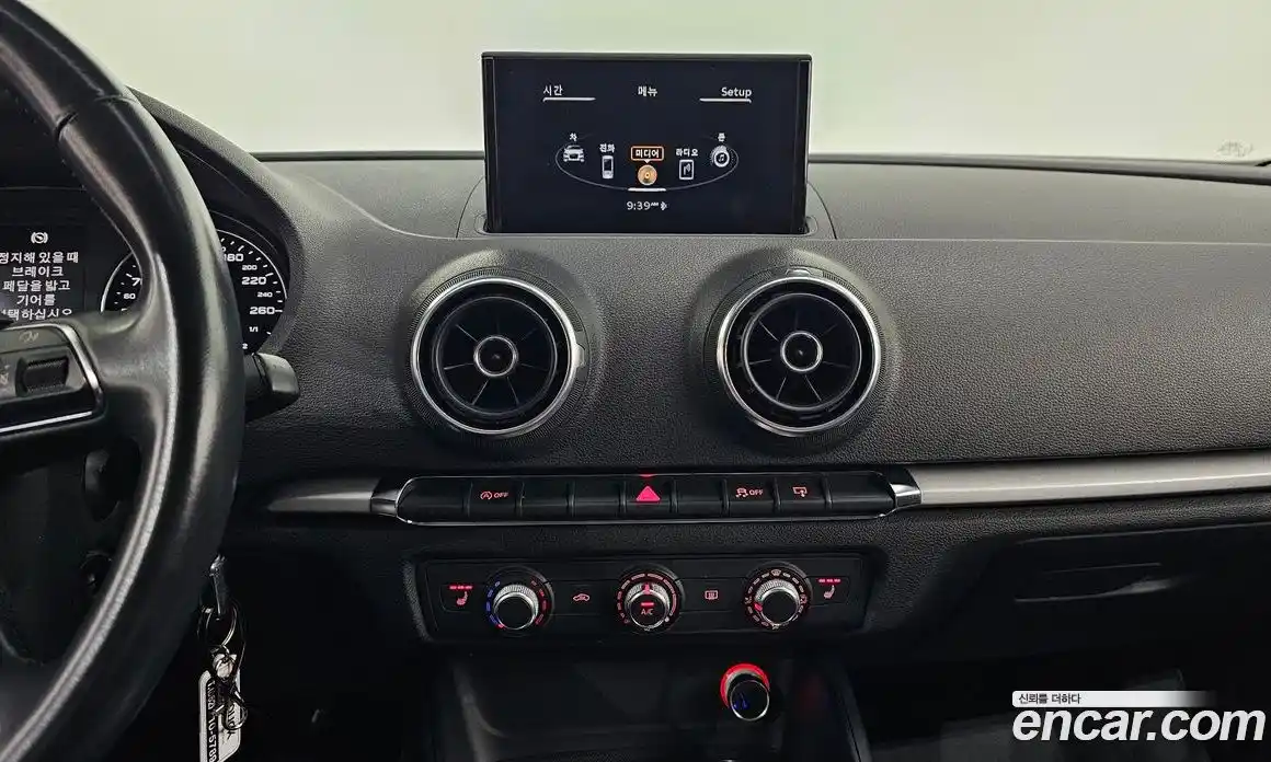 Audi A3 2015 1.6 автомат (гидро), фото 12