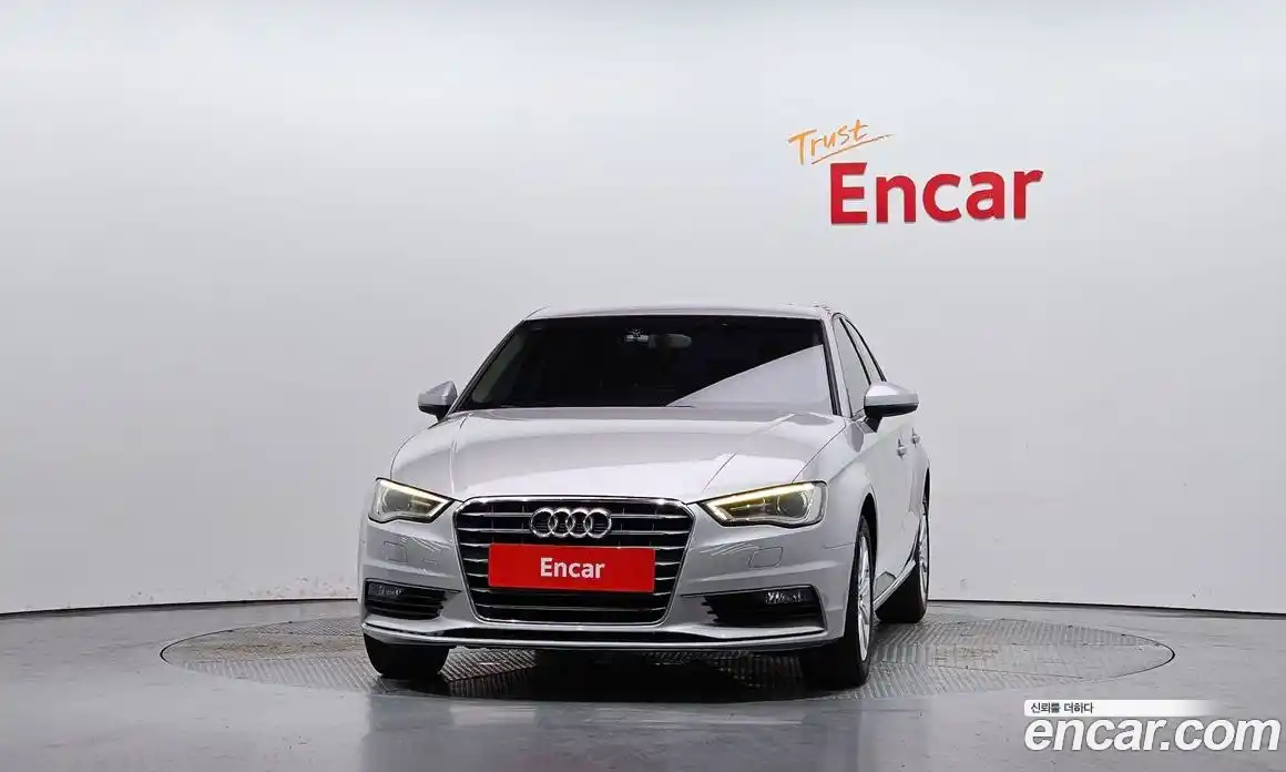 Audi A3 2015 1.6 автомат (гидро), фото 3