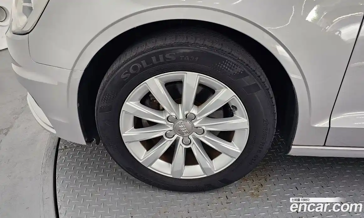 Audi A3 2015 1.6 автомат (гидро), фото 5