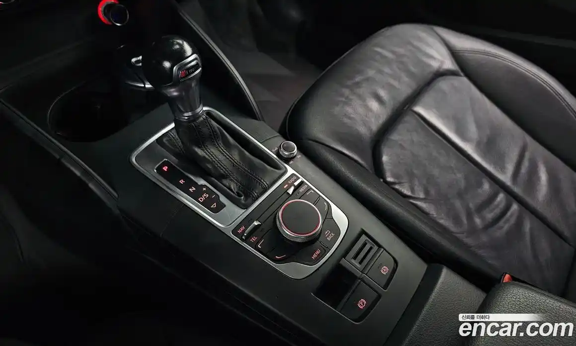 Audi A3 2015 1.6 автомат (гидро), фото 9