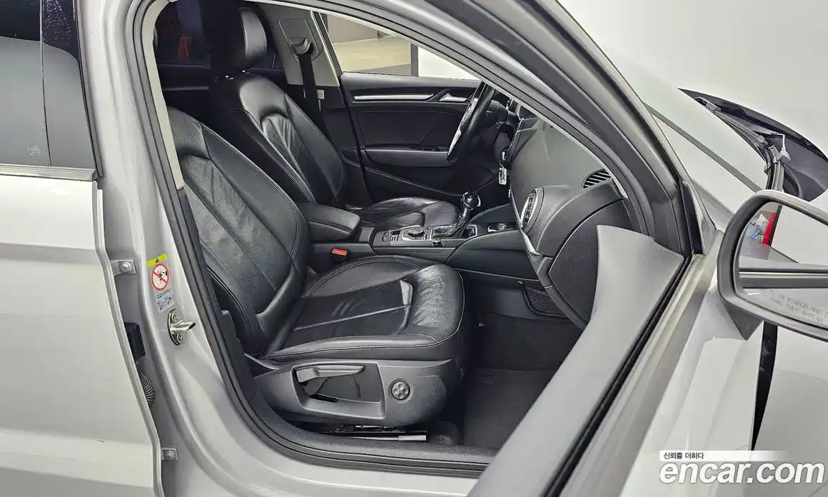 Audi A3 2015 1.6 автомат (гидро), фото 10