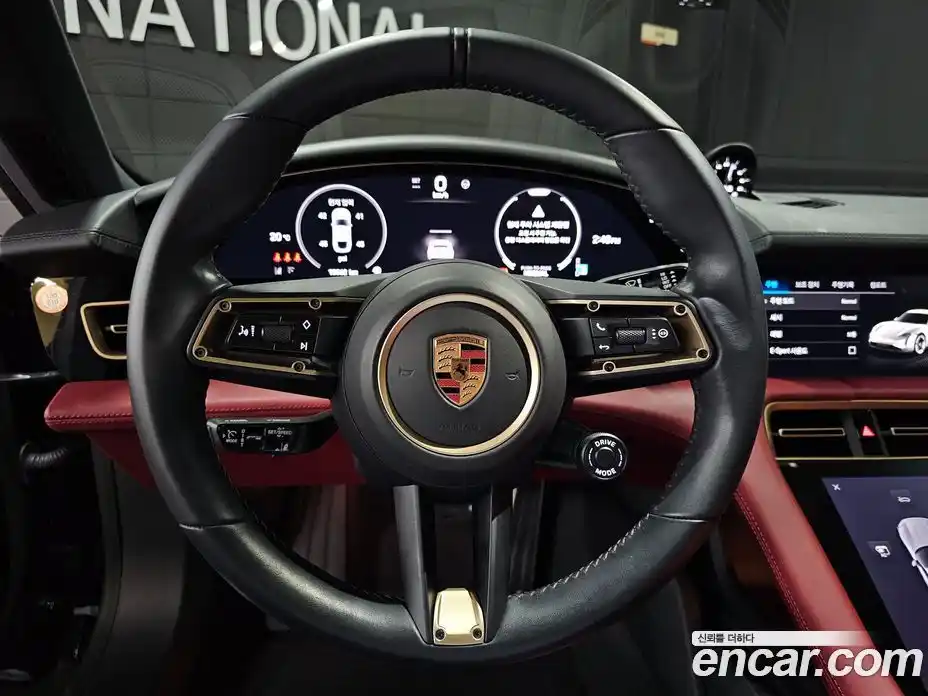 Porsche Taycan 2025 0.1 автомат (гидро), фото 13