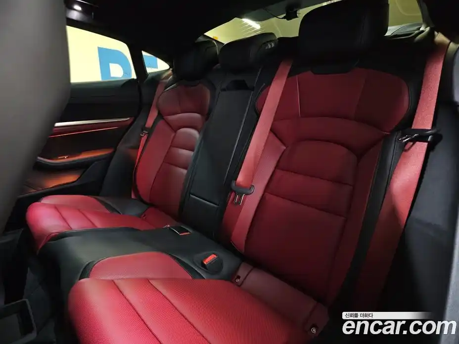 Porsche Taycan 2025 0.1 автомат (гидро), фото 20
