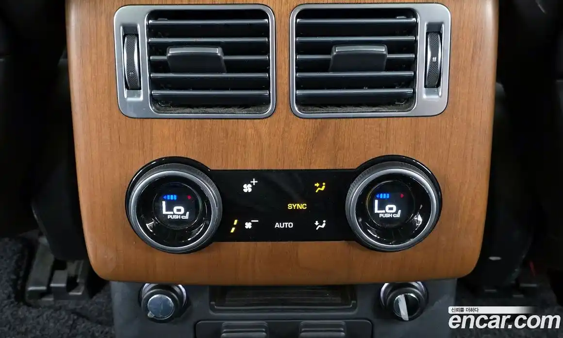Land Rover Range Rover 2020 4.4 автомат (гидро), фото 19