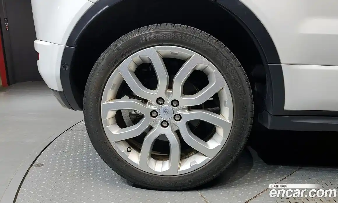 Land Rover Range Rover Evoque 2016 2.0 автомат (гидро), фото 5