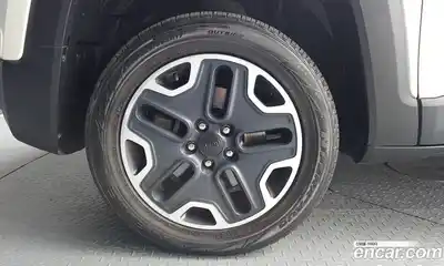 Jeep Renegade 2018 2.0 автомат (гидро), миниатюра 5