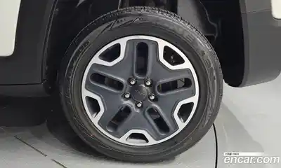 Jeep Renegade 2018 2.0 автомат (гидро), миниатюра 7