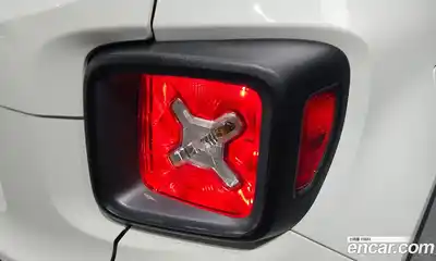 Jeep Renegade 2018 2.0 автомат (гидро), миниатюра 9