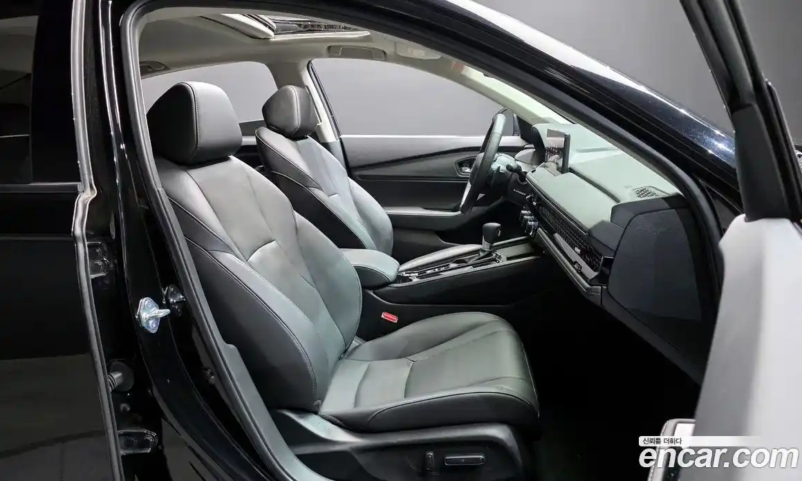 Honda Accord 2024 2.0 автомат (гидро), фото 16