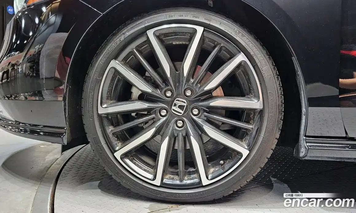 Honda Accord 2024 2.0 автомат (гидро), фото 5