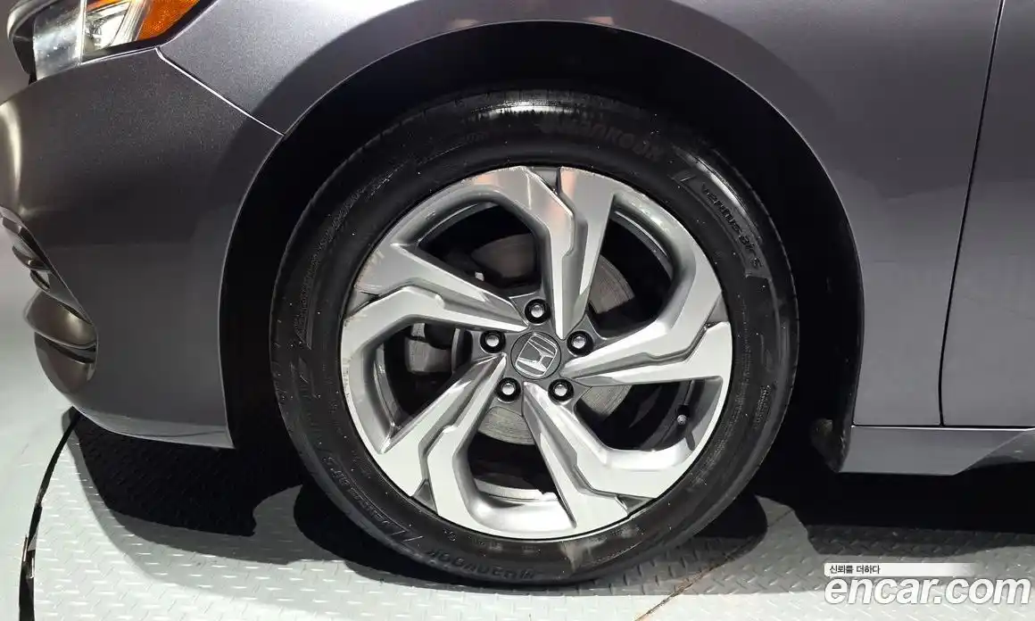 Honda Accord 2019 1.5 автомат (гидро), фото 5