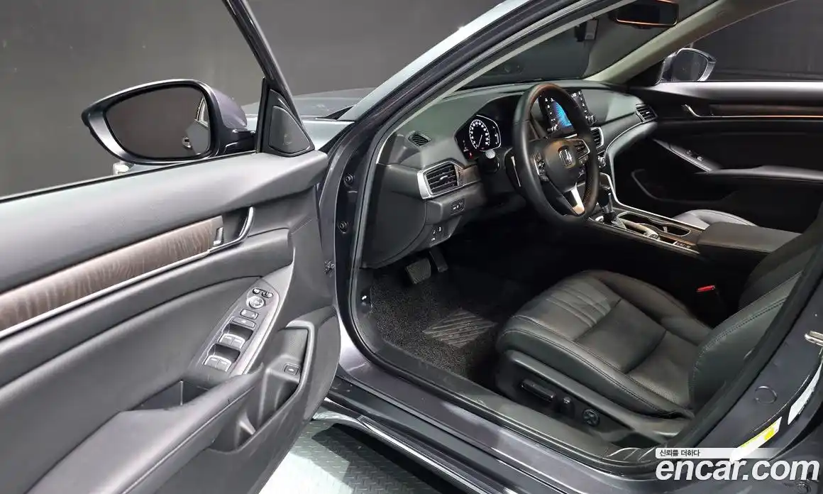 Honda Accord 2019 1.5 автомат (гидро), фото 10