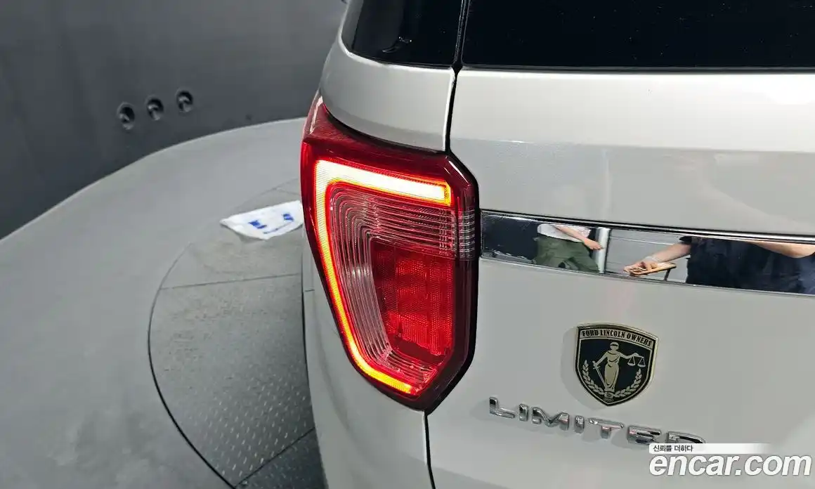 Ford Explorer 2019 2.3 автомат (гидро), фото 9
