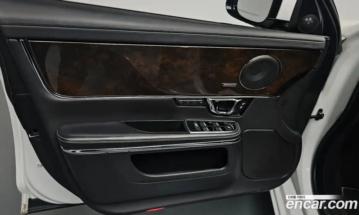 Jaguar XJ 2019 3.0 гидро, фото 13