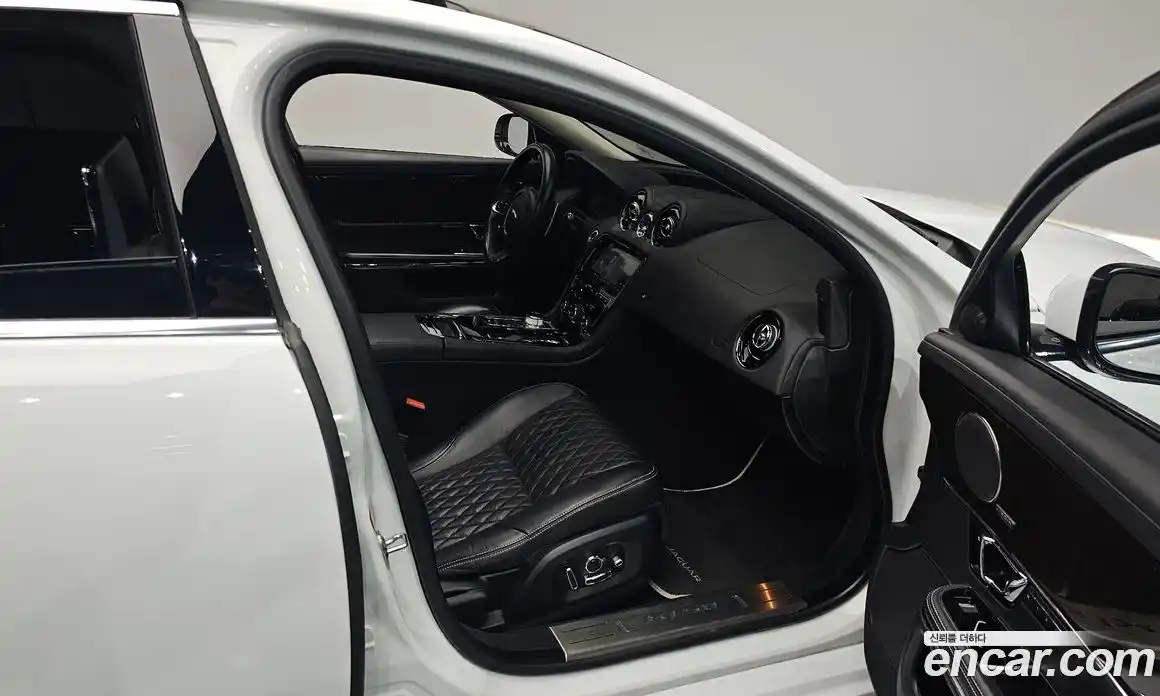 Jaguar XJ 2019 3.0 гидро, фото 15