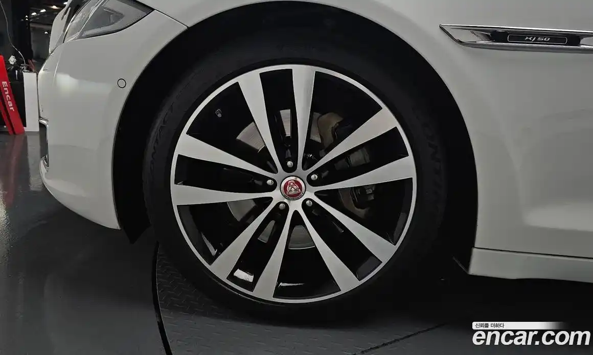 Jaguar XJ 2019 3.0 гидро, фото 4