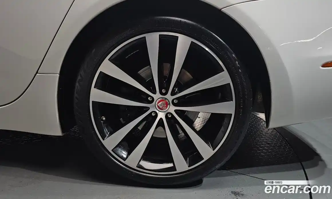 Jaguar XJ 2019 3.0 гидро, фото 6