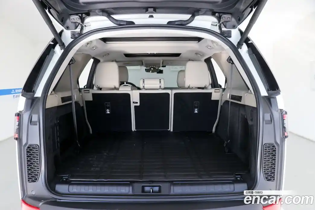 Land Rover Discovery 2019 3.0 автомат (гидро), фото 17