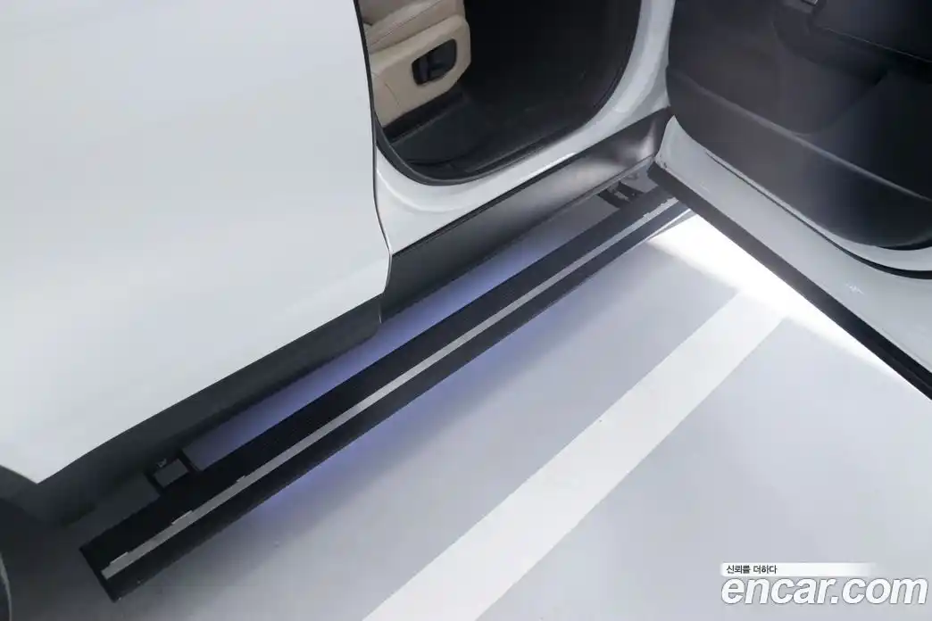 Land Rover Discovery 2019 3.0 автомат (гидро), фото 3