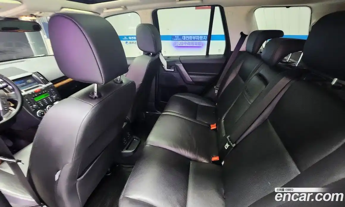 Land Rover Freelander 2010 2.2 автомат (гидро), фото 17