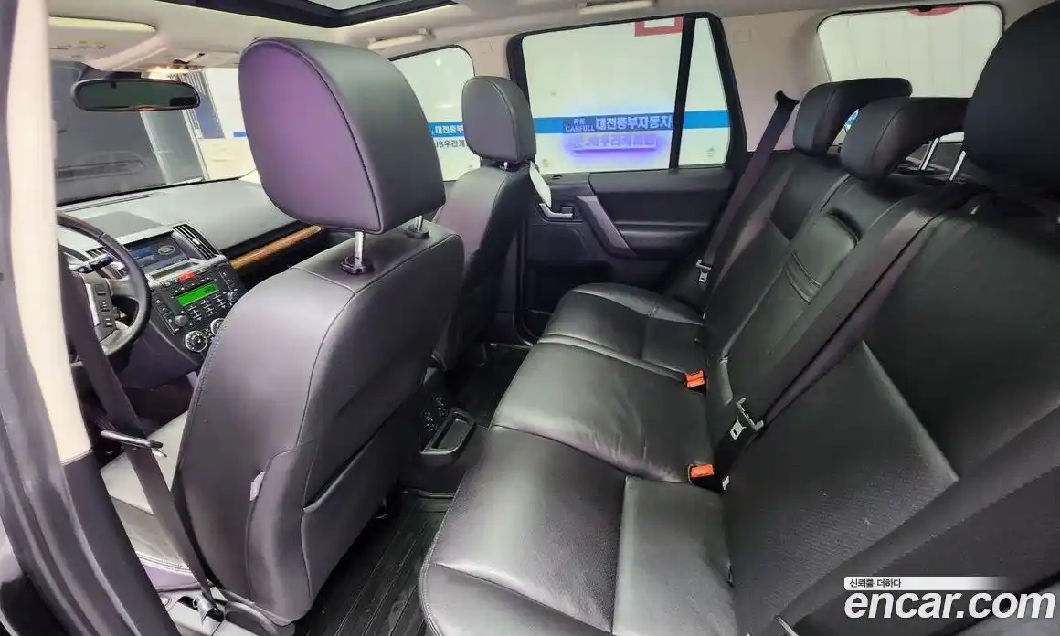 Land Rover Freelander 2010 2.2 автомат (гидро), фото 18