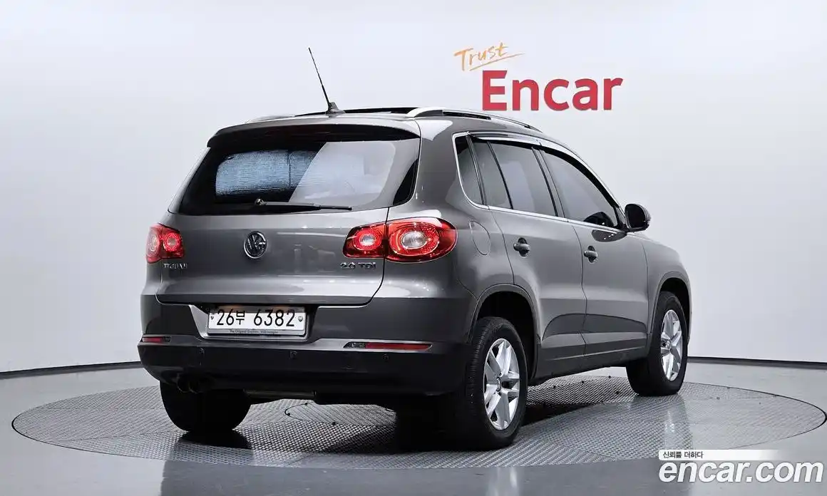 Volkswagen Tiguan 2009 2.0 автомат (гидро), фото 2 Volkswagen Tiguan 2009 2.0 автомат (гидро), фото 2