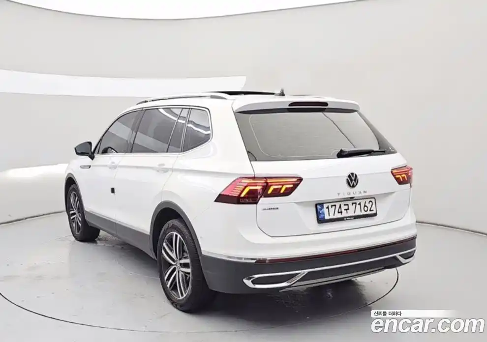 Volkswagen Tiguan 2022 2.0 автомат (гидро), фото 3