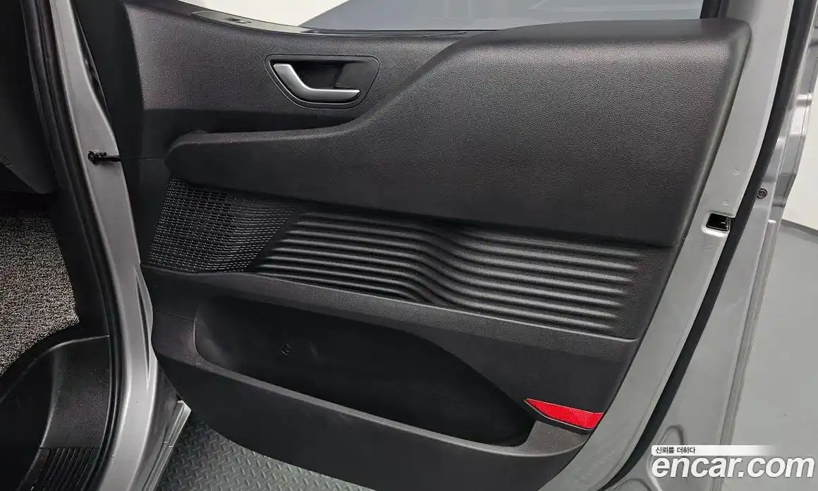 Hyundai Staria 2023 2.2 автомат (гидро), фото 14